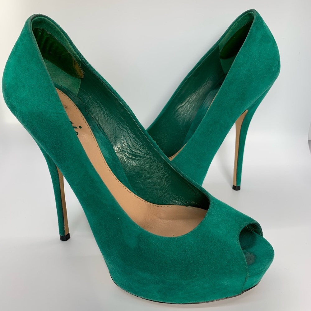 Host Pick Gucci Sofia Peep Toe Pump - image 1